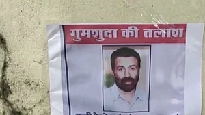 BJP सांसद सनी देओल लापता! पठानकोट में फिर लगे पोस्टर, लोगों ने मांगा इस्तीफा, काम नहीं करने का आरोप