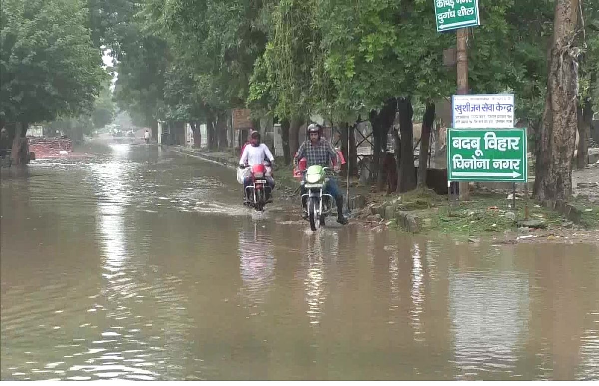 आगरा: गंदगी, जलभराव से परेशान लोगों ने अपनी कॉलोनियों के बदले नाम, 'नरकपुरी, बदबू विहार, कीचड़नगर में आपका स्वागत'