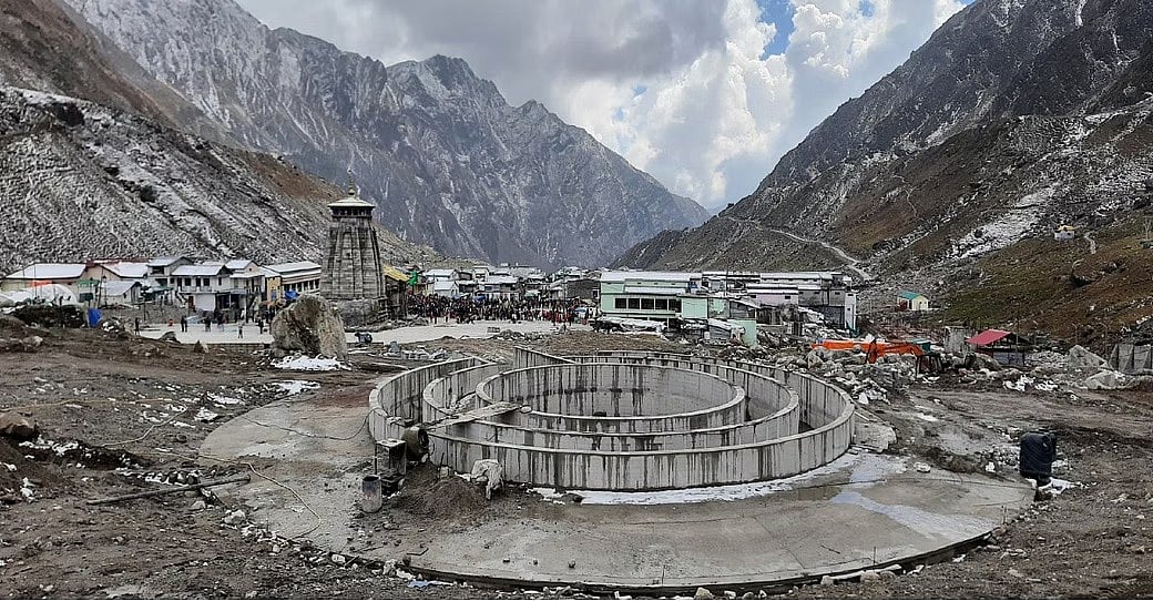 संकट में धाम: उत्तराखंड को मोदी के रूप में मिला ऐसा 'भक्त', जिसकी सरकार ने देवभूमि के सत्यानाश की जमीन कर दी तैयार! 