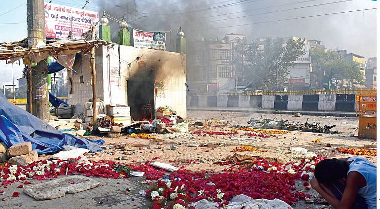 हेट स्पीच, दंगे और फेसबुक लाइव: 'बड़े' लोगों के बिगड़े बोल, पर तमाशबीन बना रहा 'सिस्टम'