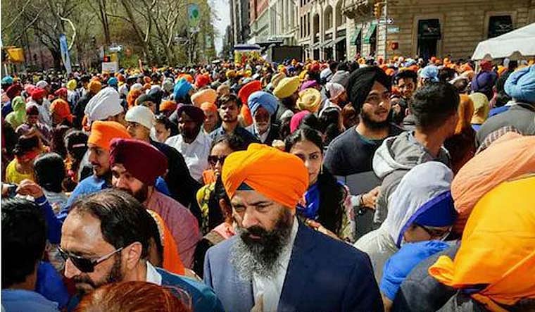 UK: बढ़ते हेट क्राइम पर भारतीय मूल के ब्रिटिश सिख सांसद ने की 'तत्काल कार्रवाई' की मांग, 2021-22 में 301 केस दर्ज