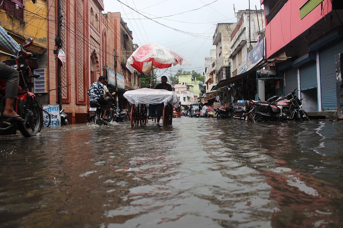 बारिश से उत्तर भारत बेहाल, दिल्ली में टूटा 15 साल का रिकॉर्ड, यूपी में 25 की मौत