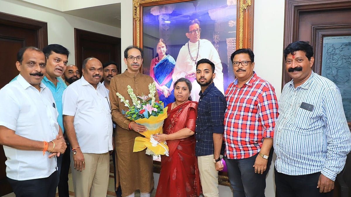 बॉम्बे हाई कोर्ट का फैसला आने के बाद ऋतुजा लाटके ने शिवसेना प्रमुख उद्धव ठाकरे से मुलाकात की
