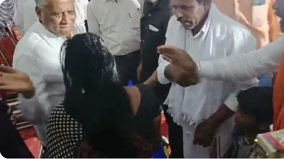फोटोः वीडियोग्रैब