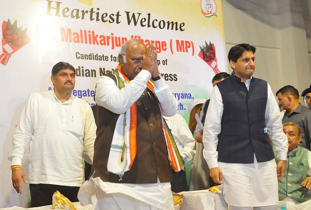 मल्लिकार्जुन खड़गे कांग्रेस के नए अध्यक्ष बने, शशि थरूर ने दी बधाई, कहा- स्वतंत्र और निष्पक्ष चुनाव कराने के लिए धन्यवाद