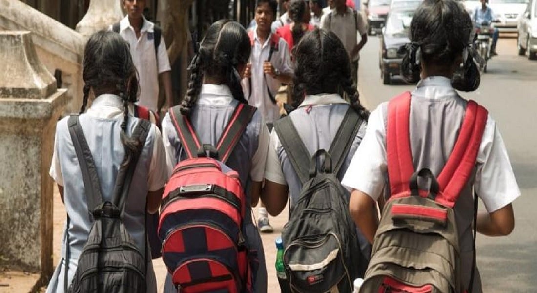 UP: योगी राज में जातिवाद का खामियाजा भुगत रहे स्कूली बच्चे, आंखें मूंदे बैठा है प्रशासन!