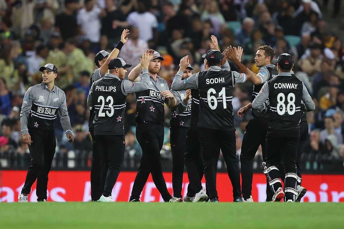 T20 World Cup : पहले ही मैच में चैंपियन ऑस्ट्रेलिया चित्त, न्यूजीलैंड ने 89 रनों से रौंदा