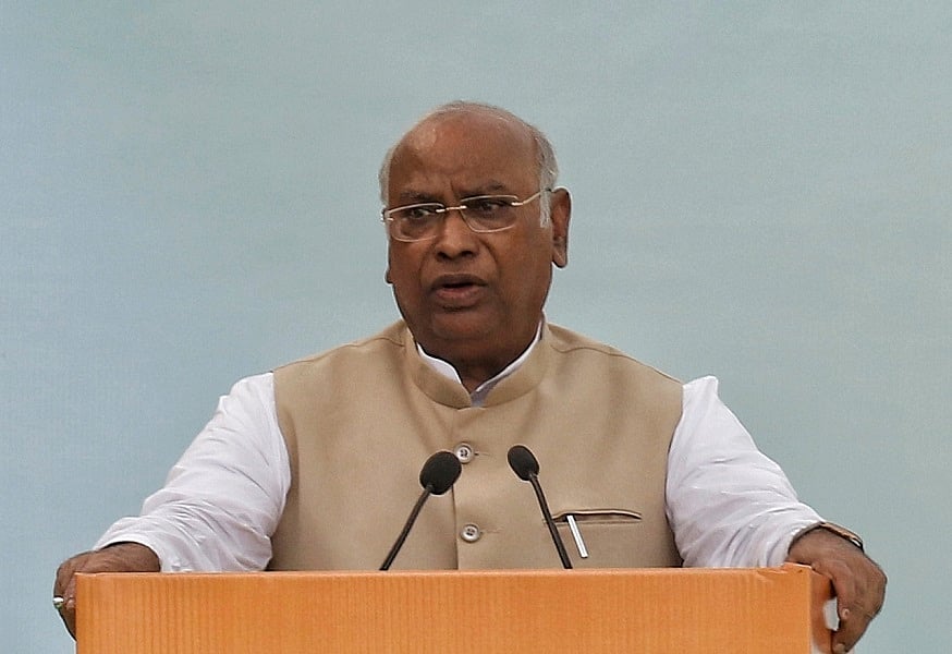 धर्म में भक्ति आत्मा की मुक्ति का मार्ग, राजनीति में भक्ति पतन और तानाशाही का द्वारः खड़गे
