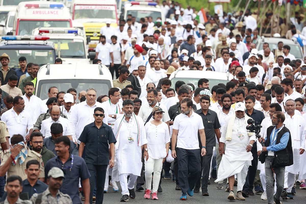 राहुल गांधी से एक बार फिर लोगों के मिलने का सिलसिला जारी है।