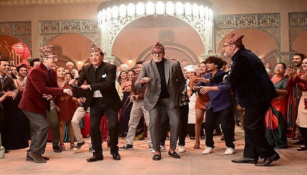 सिनेजीवन: अमिताभ-परिणीति की 'ऊंचाई' का धमाकेदार ट्रेलर रिलीज और अनुष्का ने क्रिकेट खेलकर ईडन गार्डन में बहाया पसीना    