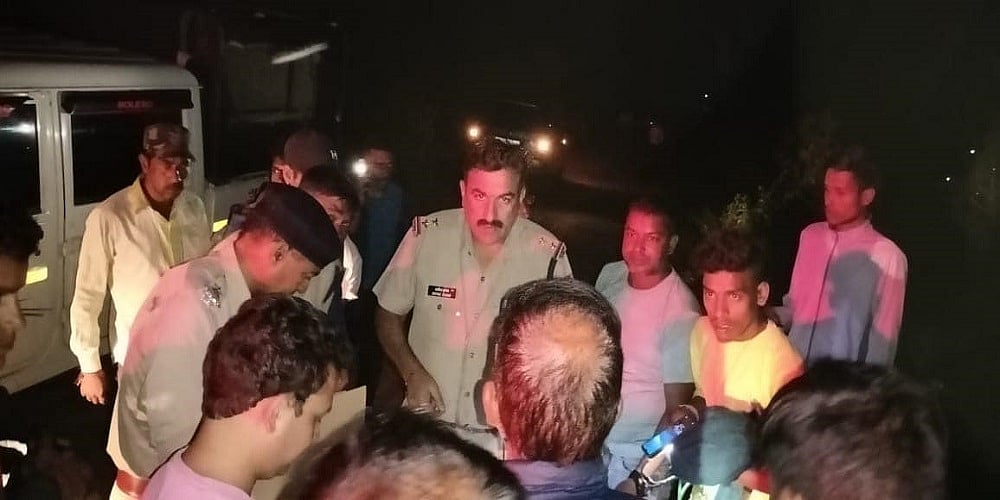 उत्तराखंड में दशहरा पर सड़क हादसे से कोहराम! बारातियों से भरी बस खाई में गिरने से 25 लोगों की मौत, कई घायल