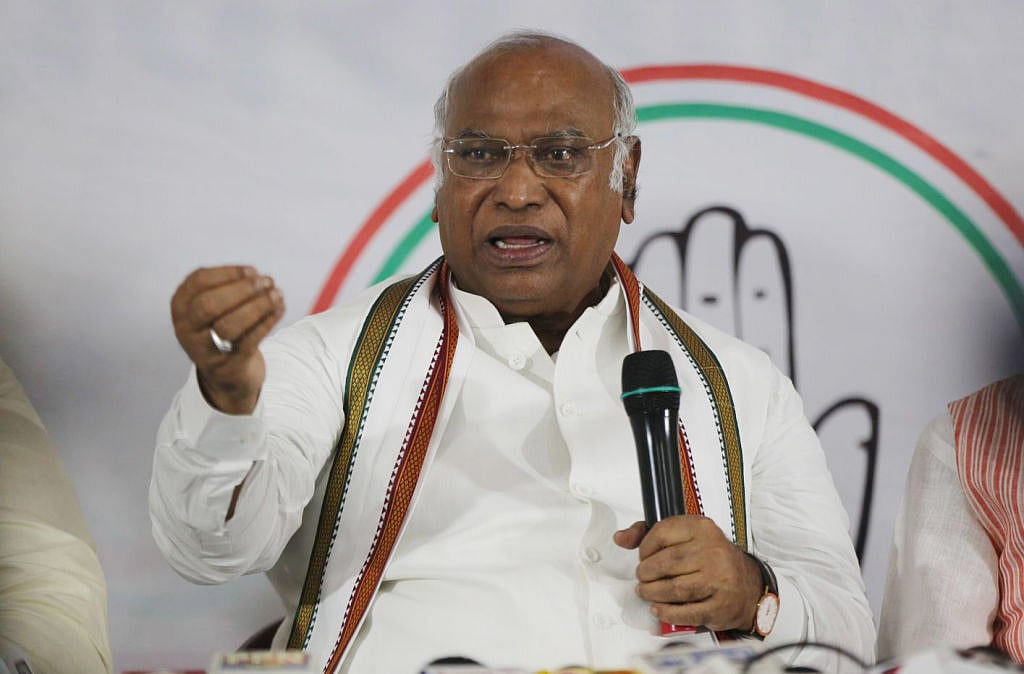 अब क्यों नहीं लगाते मोदी जी मेक इन इंडिया और स्किल इंडिया के नारे, कहां हैं 8 साल की 16 करोड़ नौकरियां: खड़गे  