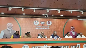 गुजरात चुनाव: BJP ने जारी की 160 उम्मीदवारों की पहली लिस्ट, क्रिकेटर रवींद्र जडेजा की पत्नी को इस सीट से मिला टिकट