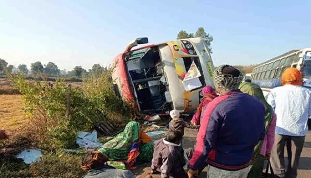 मध्यप्रदेश: राष्ट्रपति द्रौपदी मूर्मू के कार्यक्रम में शामिल होने शहडोल जा रही बस पलटी, 1 की मौत, कई घायल