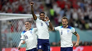 FIFA World Cup : इंग्लैंड ने ईरान को 6-2 से रौंदा, साका ने दागे 2 गोल