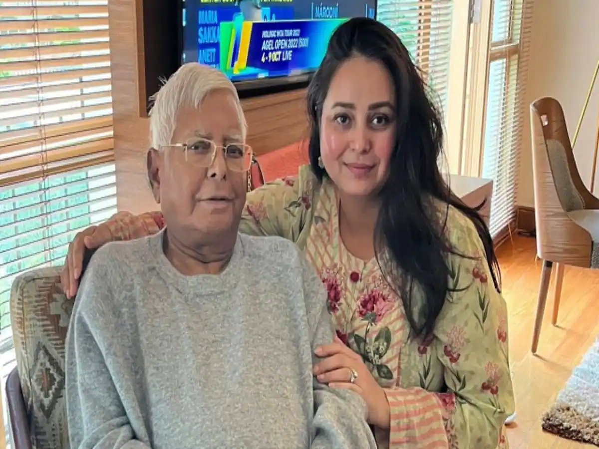 पिता लालू यादव को किडनी दान करेंगी बेटी रोहिणी आचार्य, सिंगापुर में ट्रांसप्लांट इसी महीने