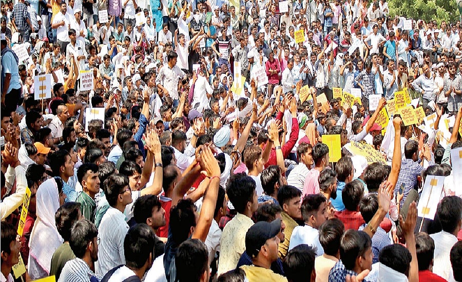 गुजरात चुनावः मोदी का विकास मॉडल किसी जाति के काम नहीं आया, केवल अमीर-गरीब की खाई और चौड़ी हुई