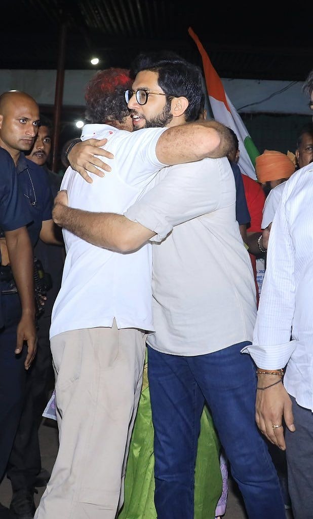 भारत जोड़ो यात्रा में शामिल हुए आदित्य ठाकरे, राहुल गांधी ने गले लगाकर किया स्वागत