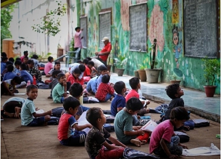 देश में 19.36 लाख छात्र बढ़े, लेकिन बंद हो गए 20 हजार स्कूल, शिक्षा मंत्रालय की रिपोर्ट से बड़ा खुलासा