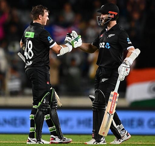 खेल की खबरें: न्यूजीलैंड ने पहले वनडे में भारत को 7 विकेट से हराया और 'WC की तैयारी के लिए AUS से बेहतर कोई जगह नहीं' 