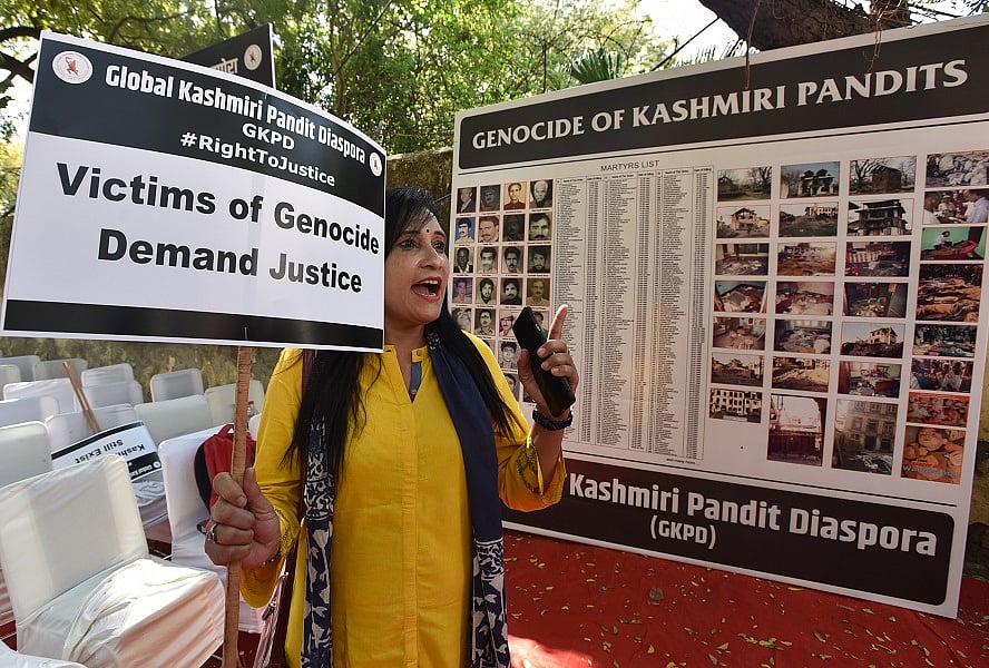 राम पुनियानी का लेखः कश्मीर में विफलता छिपाने के लिए फिर नेहरू निशाने पर, इतिहास से छेड़छाड़ का नया दौर शुरू