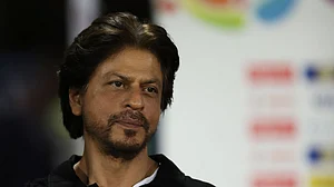 सिनेजीवन: शाहरुख खान से एयरपोर्ट पर हुई 1 घंटे तक पूछताछ, कस्टम ने लगाया जुर्माना और अब्दु को आ रही है घर की याद