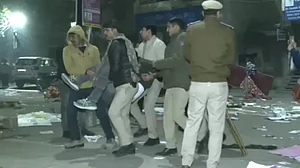 दिल्ली: अपनी मांगों के लेकर प्रदर्शन कर रहे UPSC छात्रों को पुलिस ने खदेड़ा, दो दिनों से कर रहे थे प्रदर्शन
