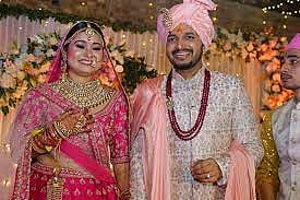 सिनेजीवन: दीपिका के ग्लैमरस अवतार पर 'पठान' के निर्देशक क्या बोले और अर्जुन कपूर को लेकर ट्रोलर्स पर भड़कीं मलाइका
