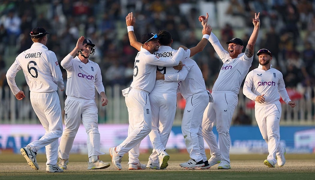 IND vs ENG: पहले टेस्ट के लिए इंग्लैंड ने अपने  प्लेइंग इलेवन का किया ऐलान, 3 स्पिनर के साथ उतरेगी मेहमान टीम