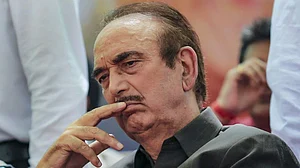 जम्मू-कश्मीर: गुलाम नबी आजाद को बड़ा झटका, एक ही दिन में पार्टी के 126 नेताओं ने दिया इस्तीफा