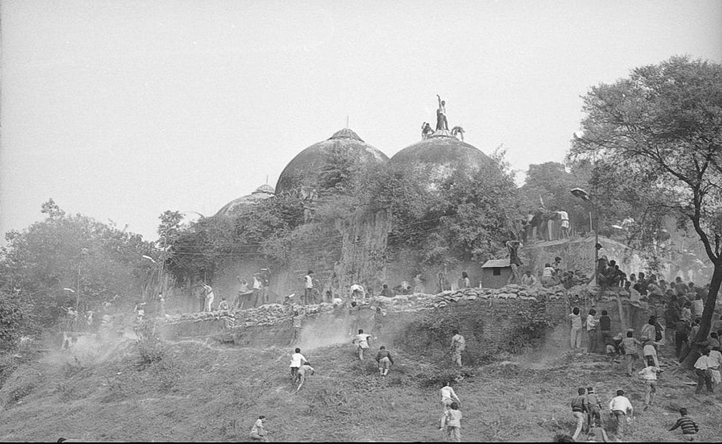अयोध्याः इतिहास दर इतिहास, 30 साल में बाबरी मस्जिद की तरह ध्वस्त हुई भारतीय राजनीति