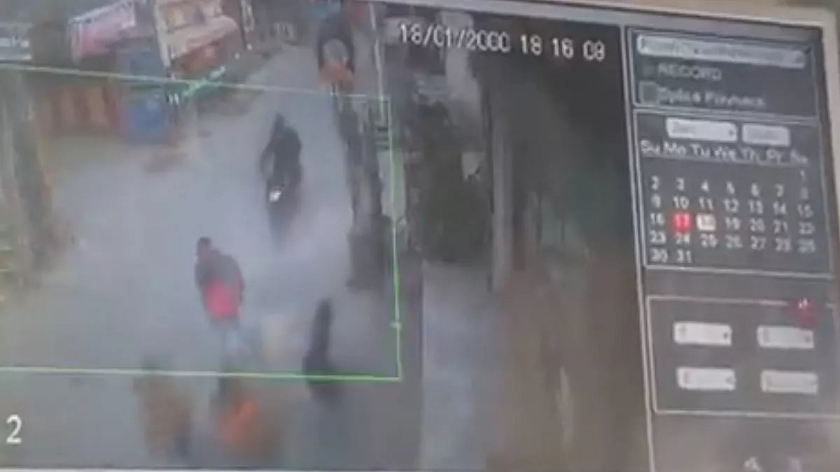 दिल्ली में दिल दहला देने वाली घटना, स्कूल छात्रा पर लड़के ने फेंका तेजाब, गंभीर हालत में अस्पताल में भर्ती
