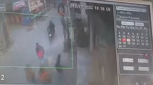 दिल्ली में दिल दहला देने वाली घटना, स्कूल छात्रा पर लड़के ने फेंका तेजाब, गंभीर हालत में अस्पताल में भर्ती