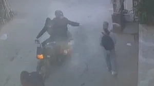 दिल्ली एसिड अटैक मामले में सवालों के घेरे में फ्लिपकार्ट, पुलिस, DCW ने तेजाब बिक्री को लेकर जारी किया नोटिस