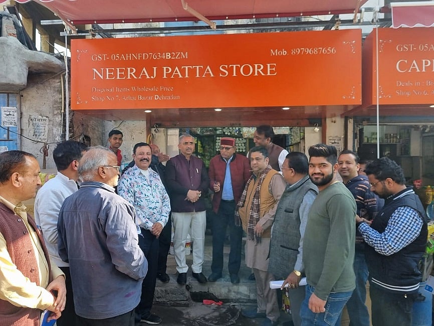 योगी के नक्शेकदम पर पुष्कर धामी, जल्द 'भगवामय' होगा देहरादून का पलटन बाजार, स्मार्ट सिटी पर चढ़ेगा रंग