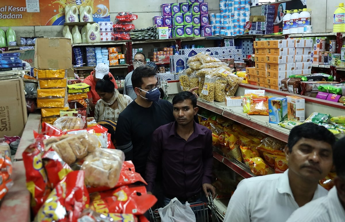 साल 2022 में भारत में महंगाई ने बरपाया कहर, जरूरी सामानों की कीमतों में बेतहाशा बढ़ोतरी, घर चलना हुआ मुश्किल 