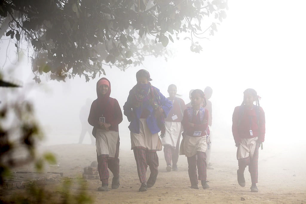 उत्तर प्रदेश में सर्दी का सितम! मेरठ और बरेली समेत इन 7 जिलों में स्कूल बंद, ठंड-कोहरे के चलते लिया गया फैसला