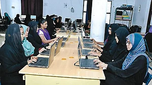 राम पुनियानी का लेखः मौलाना आजाद फैलोशिप बंद करना, शिक्षा में पहले से पिछड़े मुसलमानों के लिए नई मुसीबत