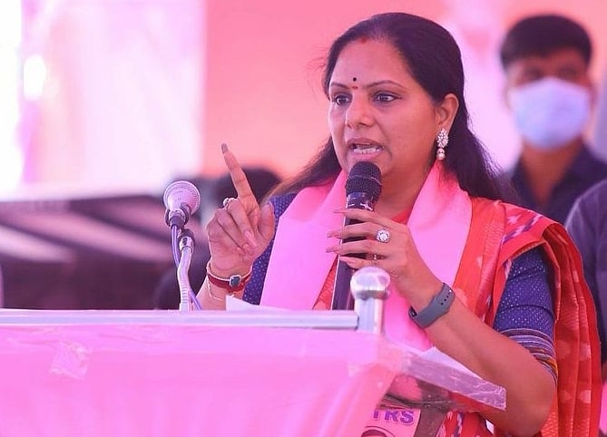 तेलंगाना तक पहुंची दिल्ली शराब घोटाले की जांच, KCR की बेटी कविता से CBI ने की घंटों पूछताछ