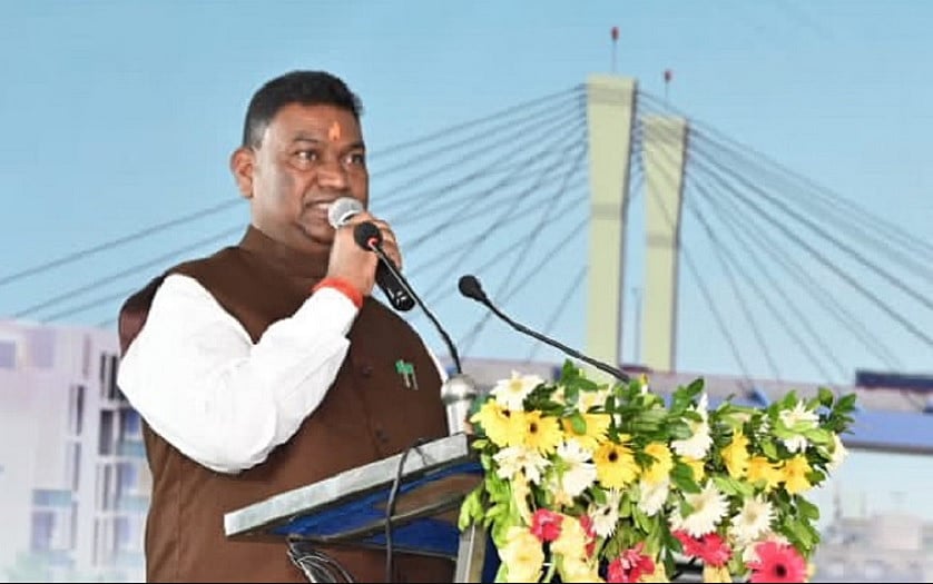 झारखंडः जातीय संगठन ने मंत्री के ही बहिष्कार का जारी किया फरमान, बेटे की अंतजार्तीय शादी की सजा