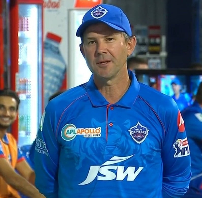 खेल जगत: रिकी पोंटिंग की लाइव कमेंट्री के दौरान तबीयत हुई खराब और IPL 2023 सीजन में बहुत कुछ बदलने वाला है...