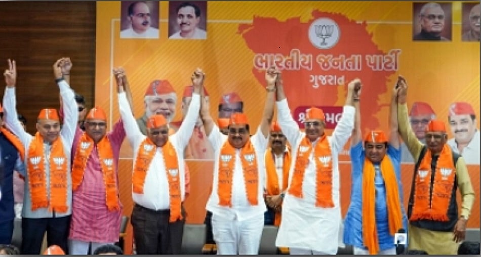 गुजरात में कांग्रेस के लिए 'खलनायक' बनी AAP, बीजेपी की जीत में केजरीवाल का भारी योगदान!