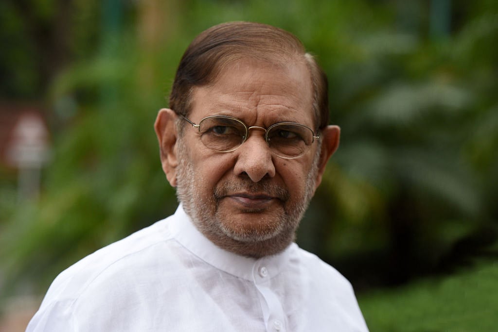 पहले छात्र राजनीति, फिर देश की राजनीति में चमके, जानें कैसा रहा शरद यादव का सफर?