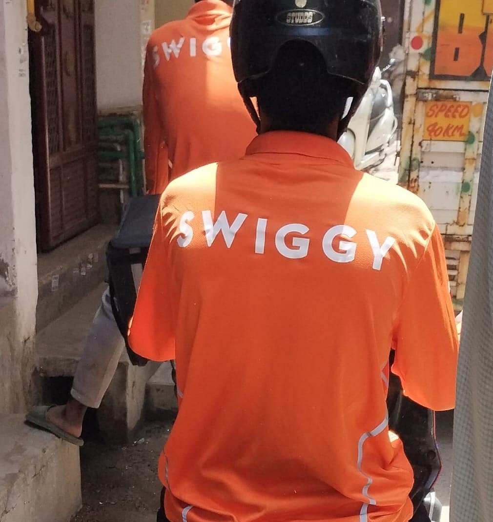 अब स्विगी में बड़े पैमाने पर छंटनी, डिलिवरी ग्रोथ धीमी होने के चलते 380 कर्मचारियों को निकालेगी