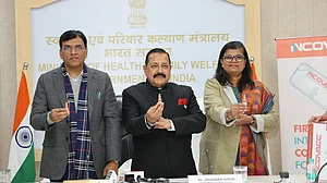 भारत की पहली इंट्रानेजल कोविड वैक्सीन 'इनकोवैक' लॉन्च, बूस्टर डोज की तरह करेगी काम