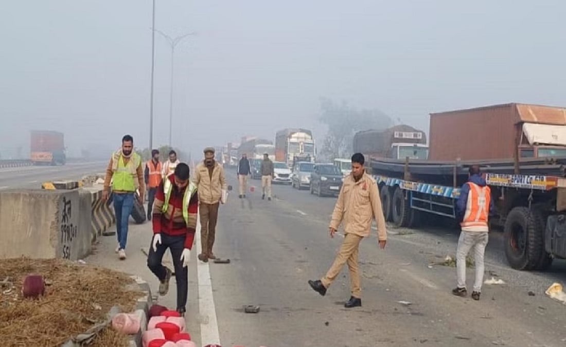 यूपी: कोहरे की वजह से ईस्टर्न पेरिफेरल एक्सप्रेस-वे पर भीषण सड़क हादसा, 6 गाड़ियां आपस में टकराईं, मची चीख-पुकार