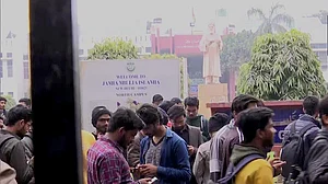 JNU के बाद जामिया में BBC डॉक्यूमेंट्री की स्क्रीनिंग की कोशिश, 4 छात्र हिरासत में लिए गए, भारी पुलिस बल तैनात