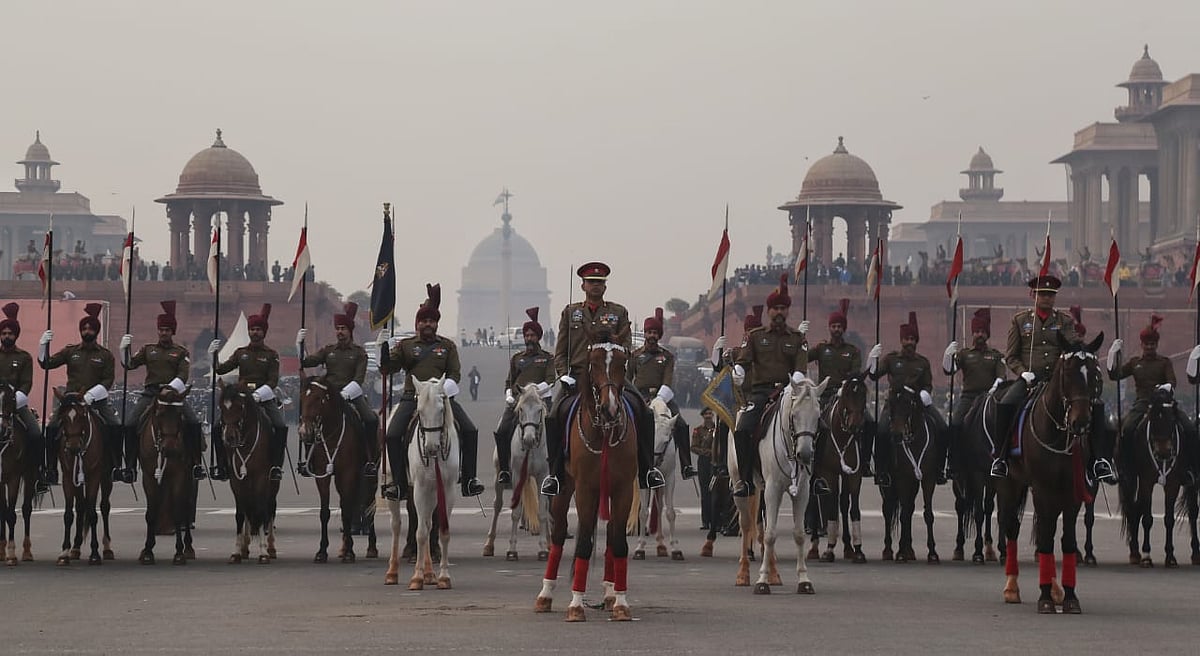 दिल्ली के विजय चौक पर बीटिंग रिट्रीट समारोह का रीहर्सल, सेनाओं के बैंड ने धुनों के साथ किया अभ्यास
