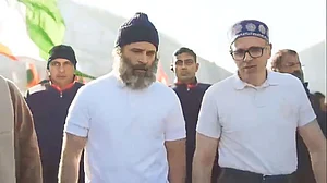 'भारत जोड़ो यात्रा' में शामिल हुए NC नेता उमर अब्दुल्ला, राहुल गांधी के साथ कदमताल करते दिखे