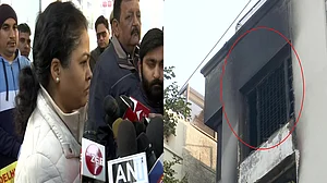 दिल्ली में नए साल पर बड़ा हादसा, नर्सिंग होम में आग लगने से 2 महिलाओं की मौत, 13 लोगों को सुरक्षित निकाला गया